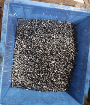 Vít ren máy inox 5 x 12 _ 5 x 12FM mũ 8.5 inox 304 mạ đen